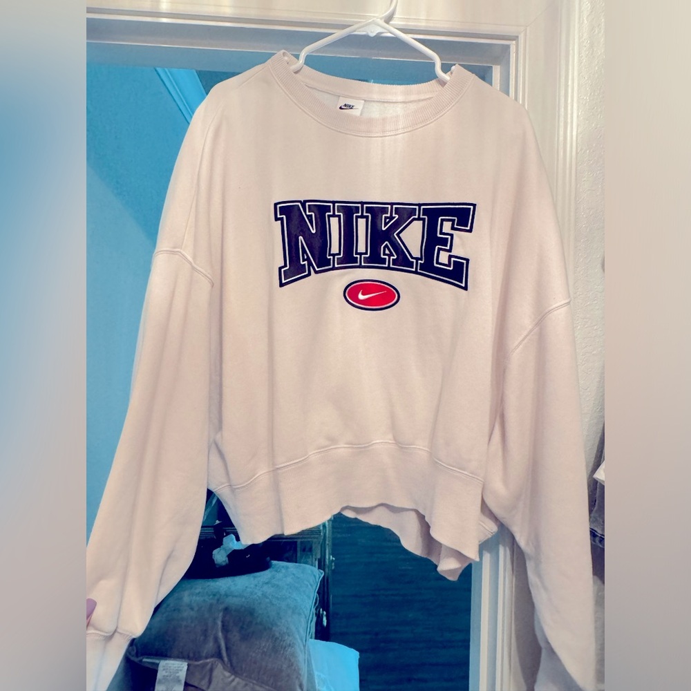 Worn Once: Nike Women's Sportswear Phoenix Fleece City Edition Crewneck